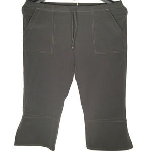 Lucy Women’s Capri Pants Size Small